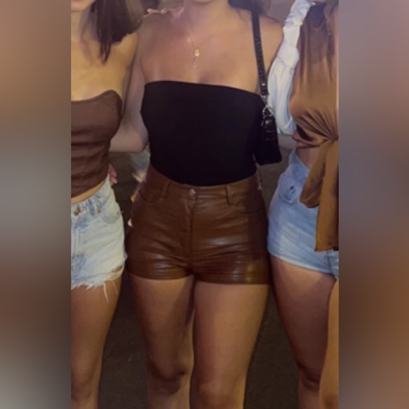 Aritiza Melina Short - Picture 6 of 6